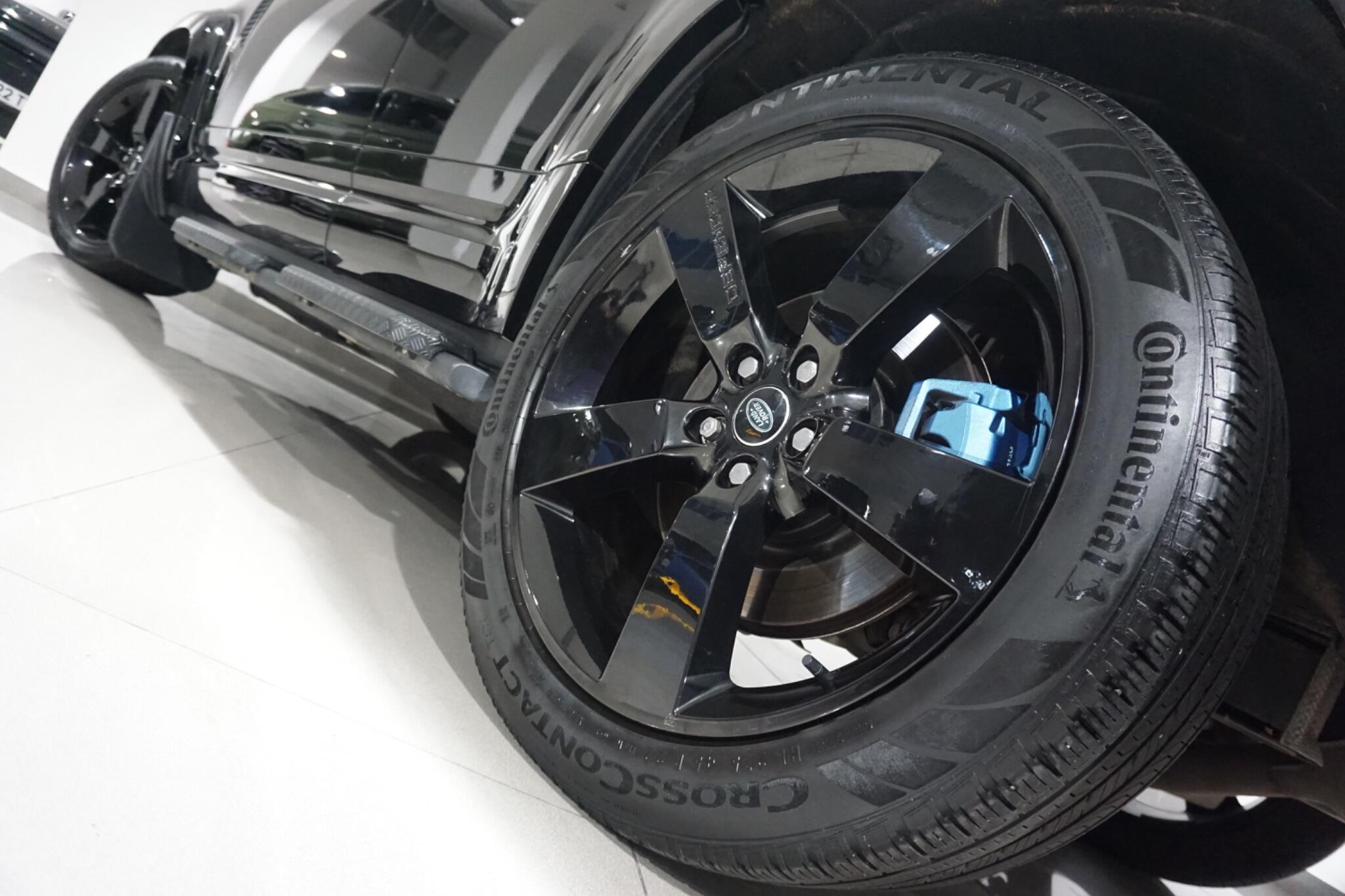 Land Rover Defender 110 3.0 D300 MHEV X-Dynamic HSE Auto 4WD Euro 6 (s/s) 5dr